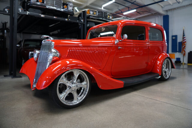 Ford Tudor 2 Dr Sedan Street Rod Custom 1934 image number 28