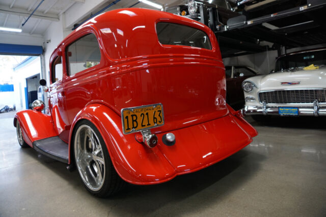 Ford Tudor 2 Dr Sedan Street Rod Custom 1934 image number 41