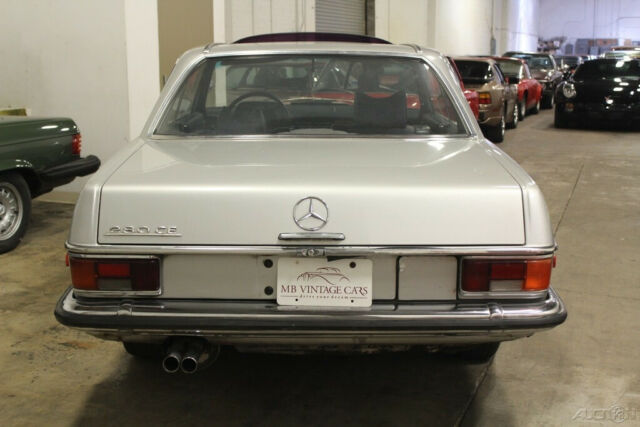 Mercedes-Benz 200-Series 1973 image number 29