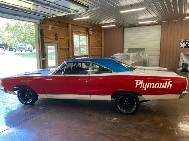 Plymouth Road Runner 1968 image number 19