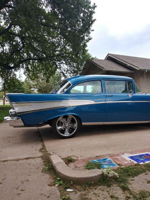 Chevrolet Bel Air/150/210 1957 image number 25