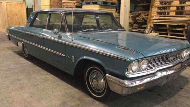 Ford Galaxie 500 XL 1963 image number 4