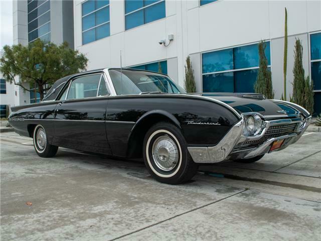 Ford Thunderbird 1962 image number 1