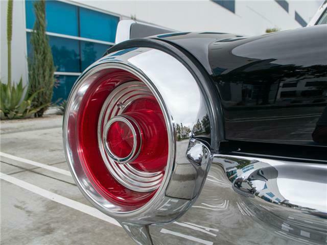 Ford Thunderbird 1962 image number 20