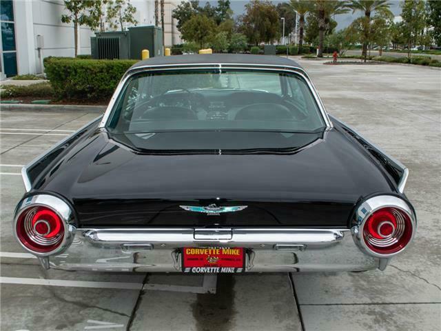 Ford Thunderbird 1962 image number 32