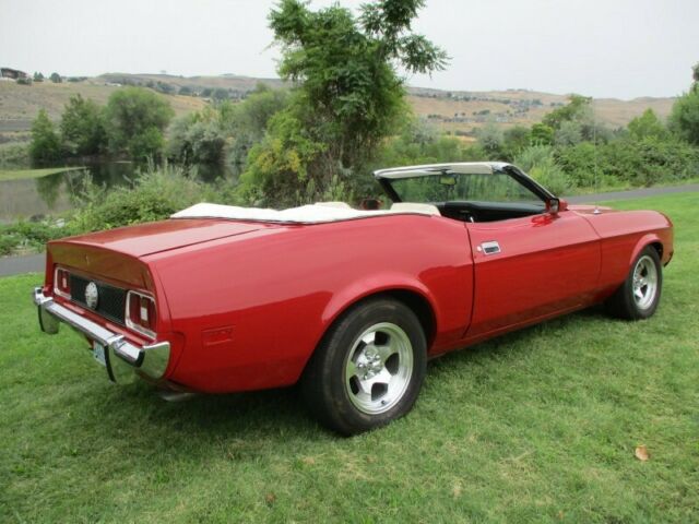 Ford Mustang 1973 image number 27