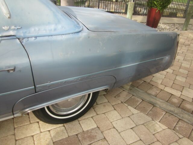 Cadillac Fleetwood 1976 image number 22