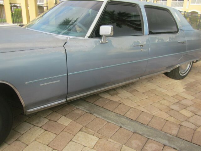 Cadillac Fleetwood 1976 image number 36