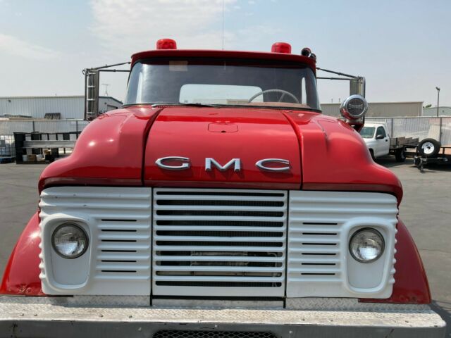 GMC B7000 1963 image number 13