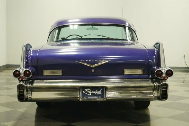 Cadillac Fleetwood 1957 image number 11