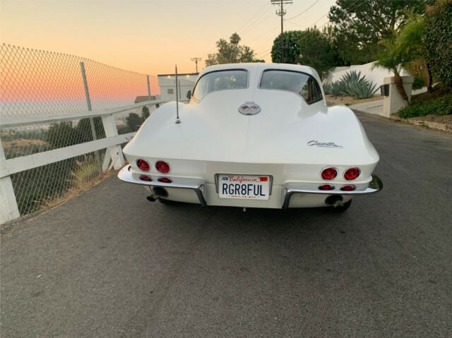 Chevrolet Corvette 1963 image number 22