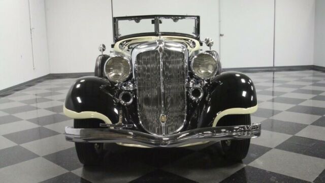 Chrysler Imperial 1933 image number 19