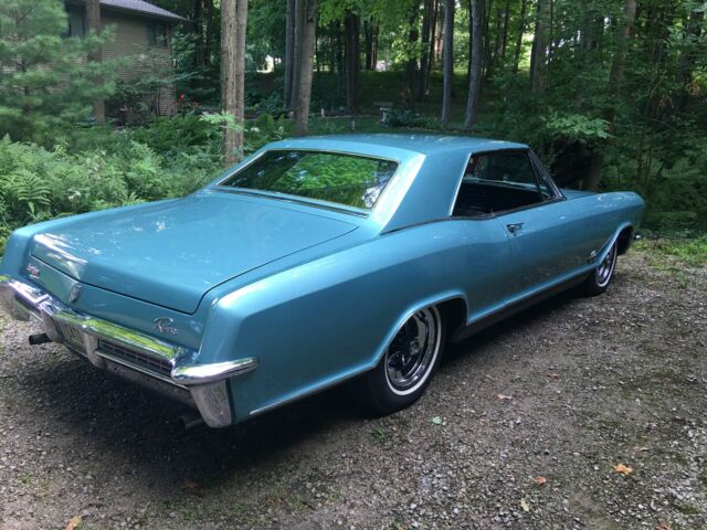 Buick Riviera 1965 image number 2