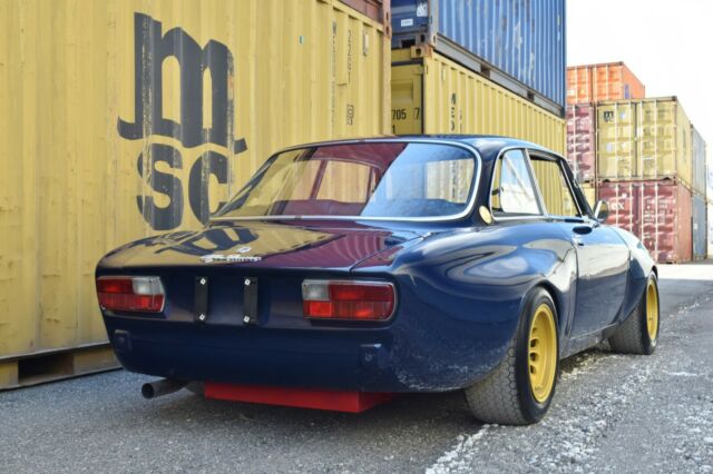 Alfa Romeo GTV 1971 image number 7