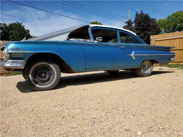 Chevrolet 2 Door Post Sedan 1960 image number 20