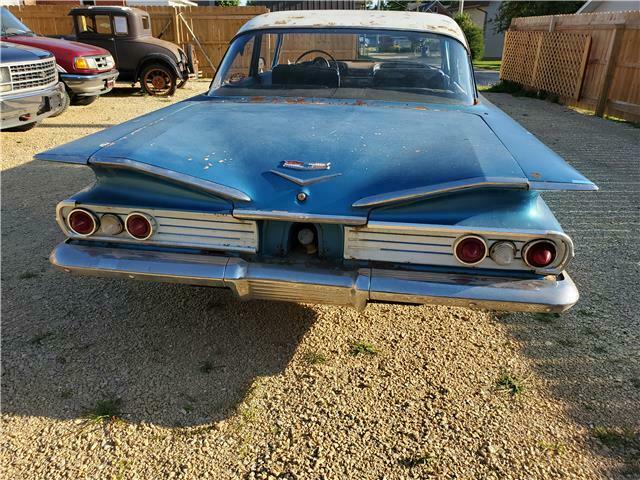 Chevrolet 2 Door Post Sedan 1960 image number 30