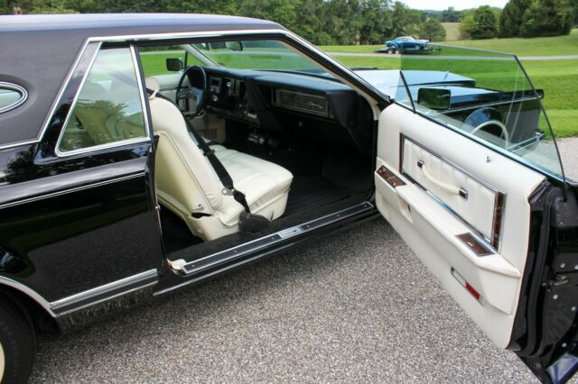 Lincoln Continental 1977 image number 15