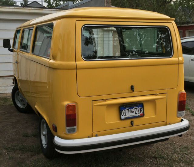 Volkswagen Bus/Vanagon 1979 image number 18