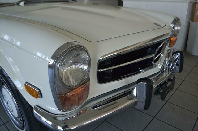 Mercedes-Benz SL-Class 1971 image number 14