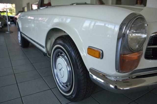 Mercedes-Benz SL-Class 1971 image number 15