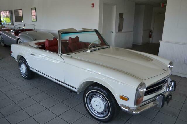 Mercedes-Benz SL-Class 1971 image number 24