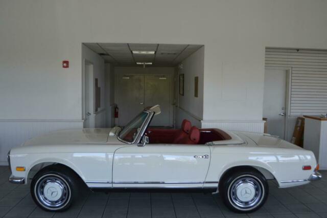 Mercedes-Benz SL-Class 1971 image number 31