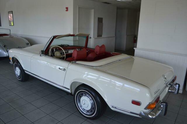 Mercedes-Benz SL-Class 1971 image number 6