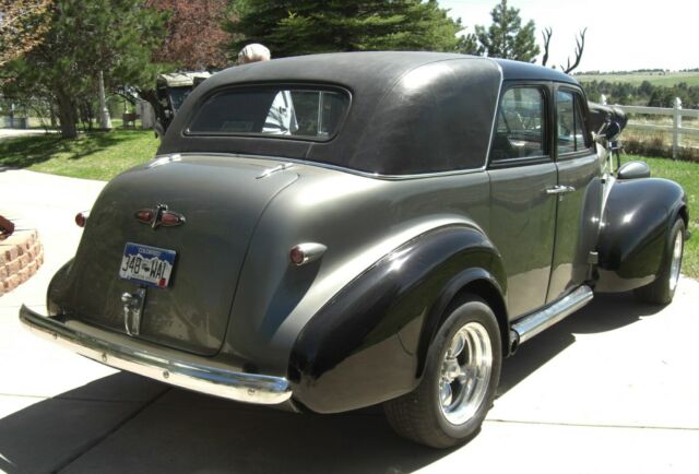 Buick Series 40 1939 image number 3