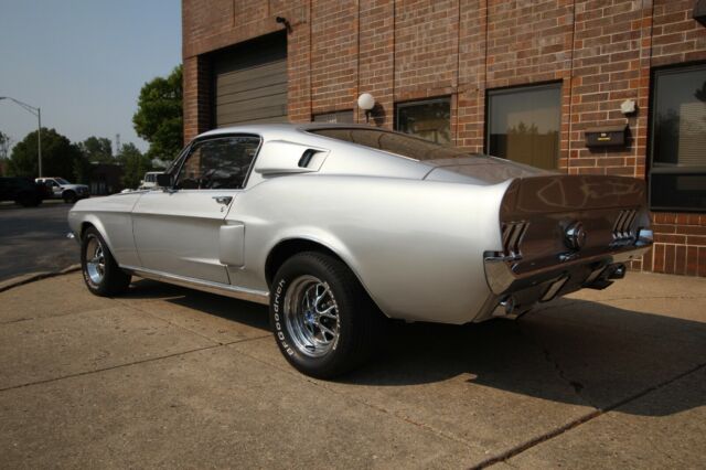 Ford Mustang 1967 image number 2