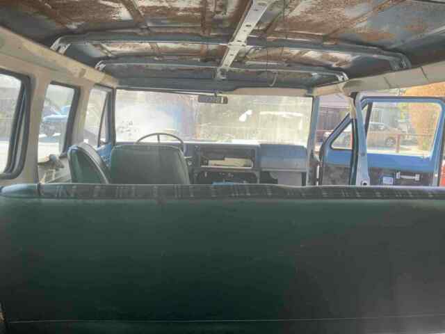 Ford Van 1973 image number 41