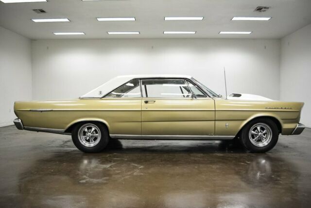 Ford Galaxie 1965 image number 31