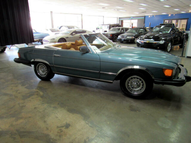 Mercedes-Benz SL-Class 1979 image number 22