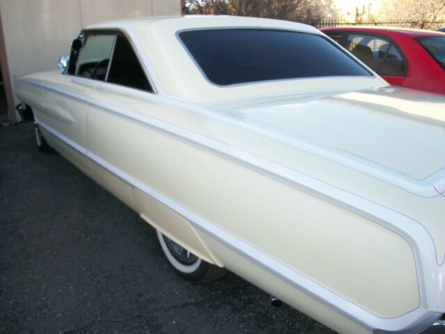 Ford Galaxie 1964 image number 2