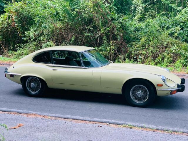 Jaguar E-Type 1973 image number 0