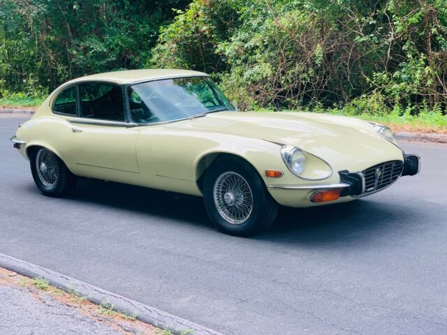 Jaguar E-Type 1973 image number 2