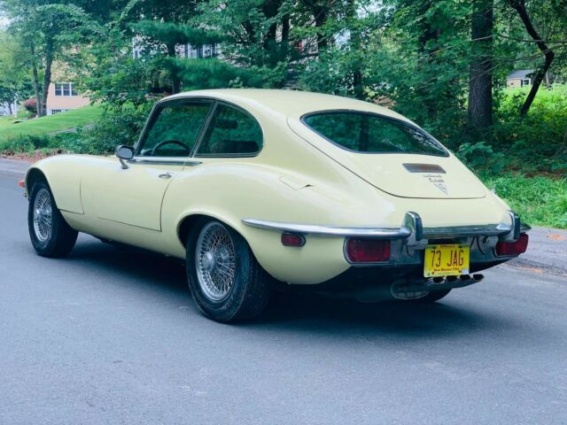 Jaguar E-Type 1973 image number 28