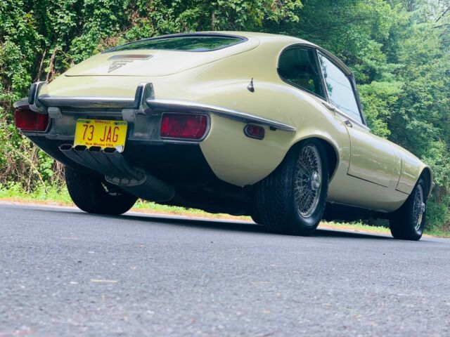 Jaguar E-Type 1973 image number 33