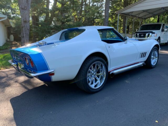 Chevrolet Corvette 1969 image number 26