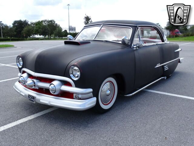 Ford Crown Victoria 1951 image number 36