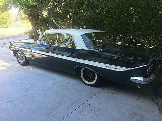 Chevrolet Impala 1961 image number 21