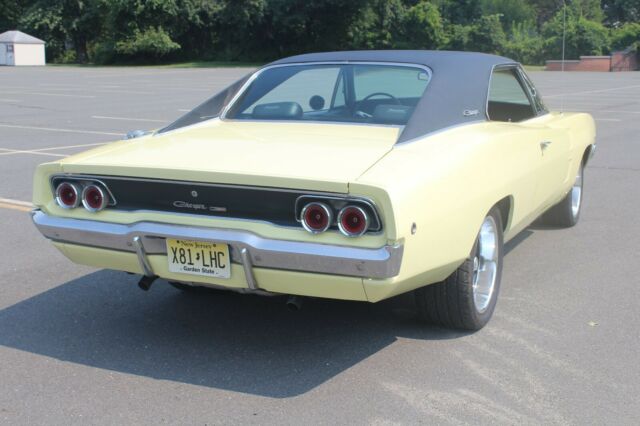 Dodge Charger 1968 image number 2