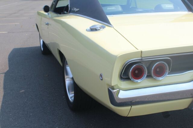 Dodge Charger 1968 image number 9