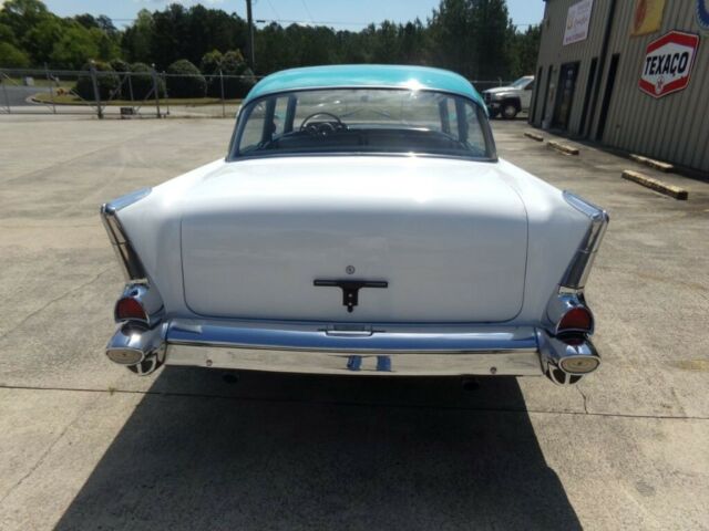 Chevrolet Bel Air/150/210 1957 image number 2