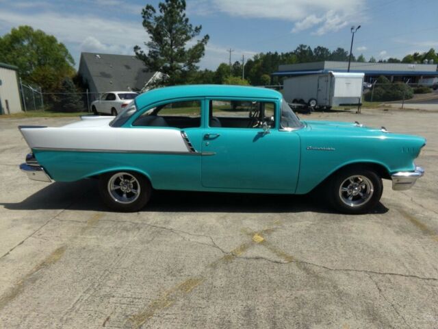 Chevrolet Bel Air/150/210 1957 image number 28