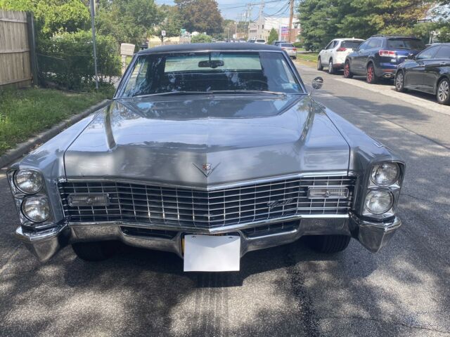 Cadillac Sedan De Ville 1967 image number 2