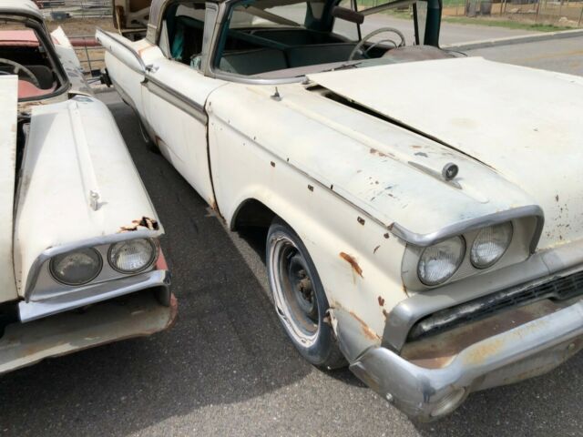 Ford Galaxie 1959 image number 2