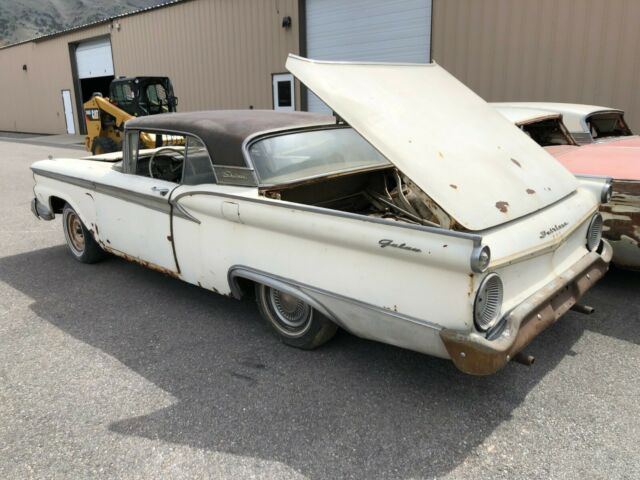 Ford Galaxie 1959 image number 22