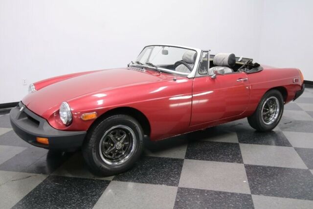 MG MGB 1975 image number 30