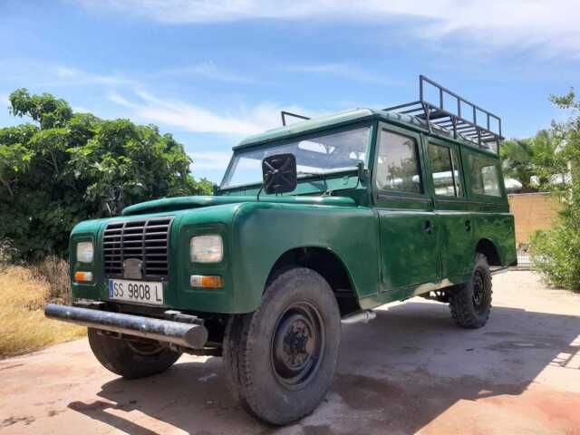 Land Rover Defender 1979 image number 2