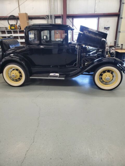 Ford Model A Deluxe Coupe 1931 image number 3